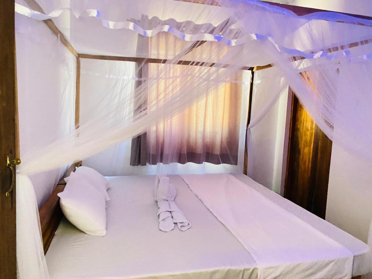 Hotel Kingly Aroma Arugam Bay Pokoj fotografie